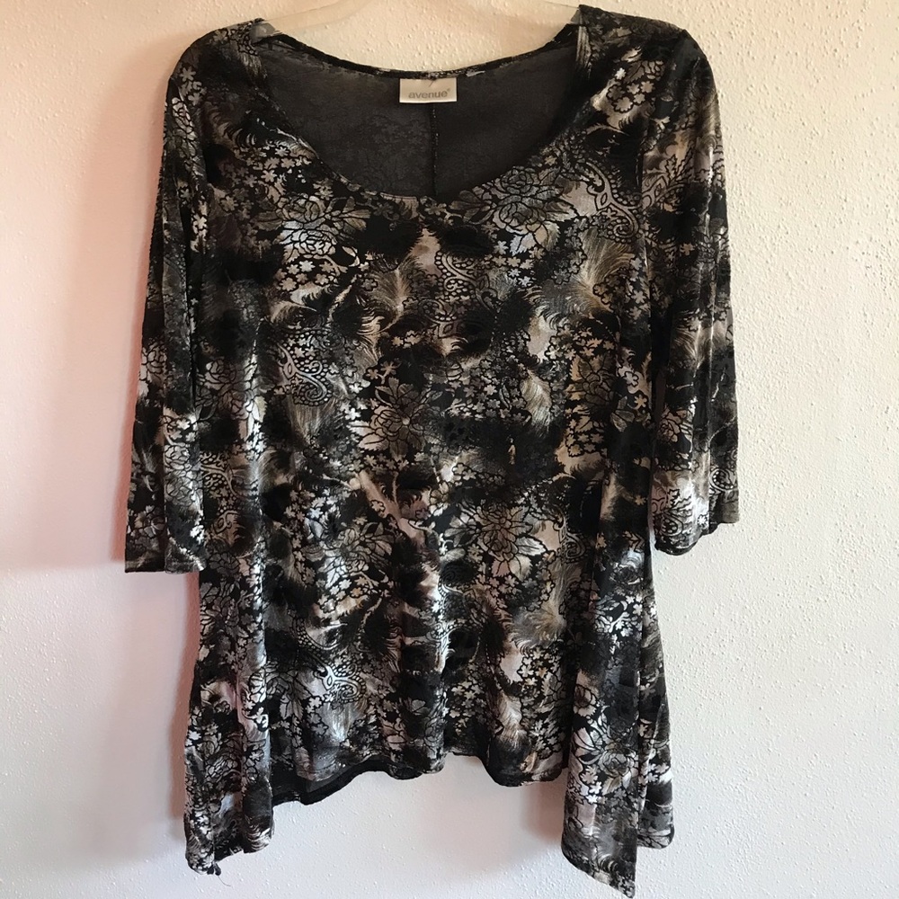 #162)🖤NEW🖤Avenue- Lovely blouse/tunic!